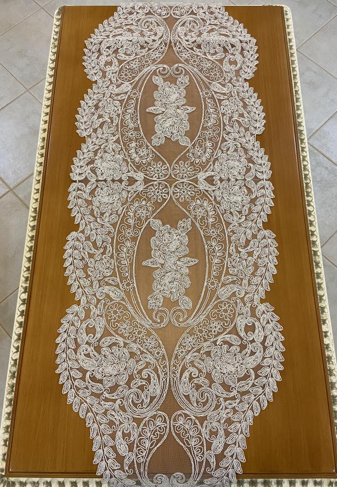 طقم مفارش طاولة دانتيل تركي فاخر – 5 قطع أبيض بتطريز ورد