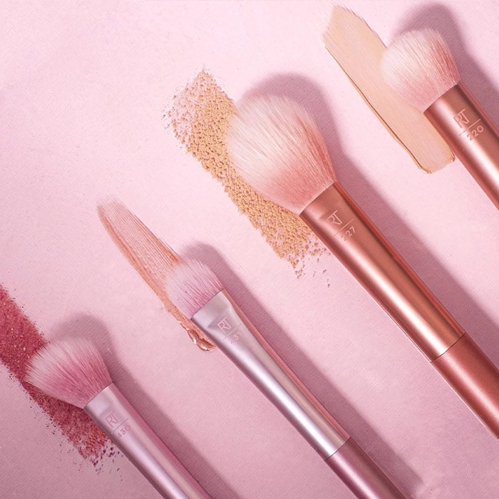  Light Highlight Layer Brush - Real Techniques 