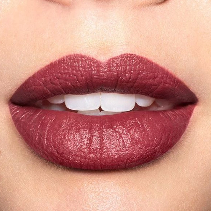  Super Lustrous lip stick matt show off - revlon 