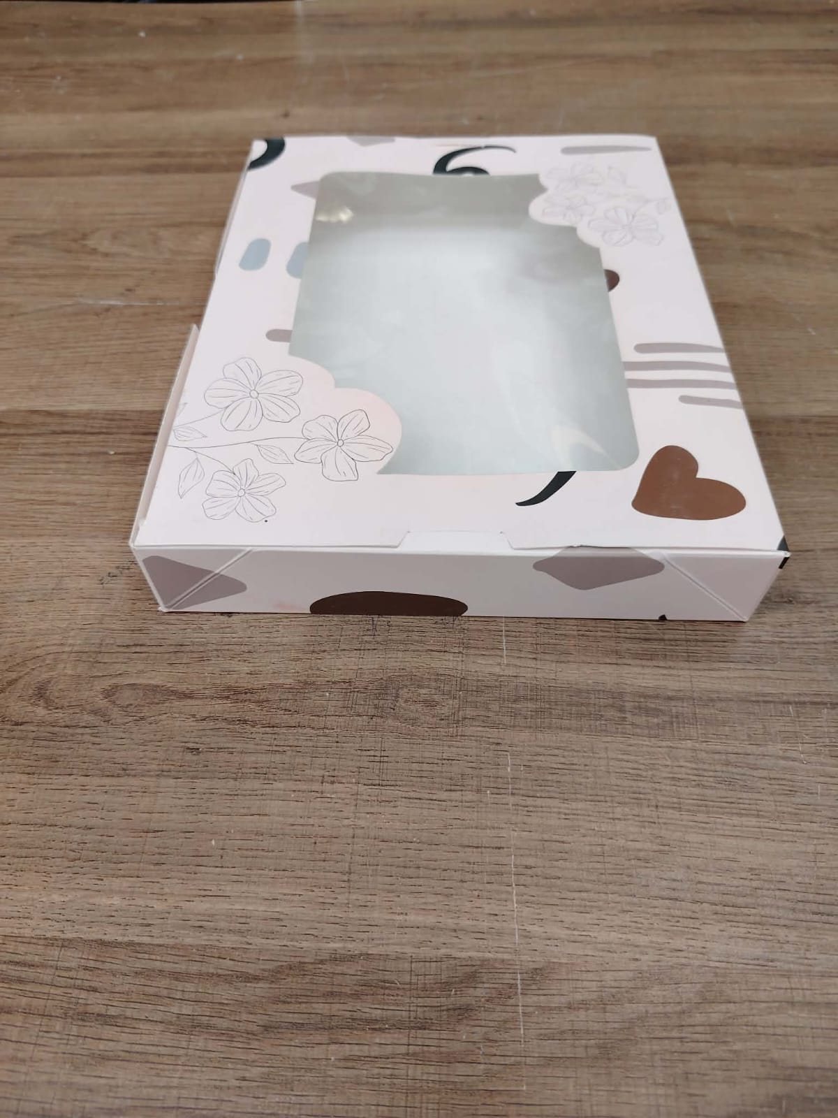 بوكس جاهز غطاء متصل 28*20*4