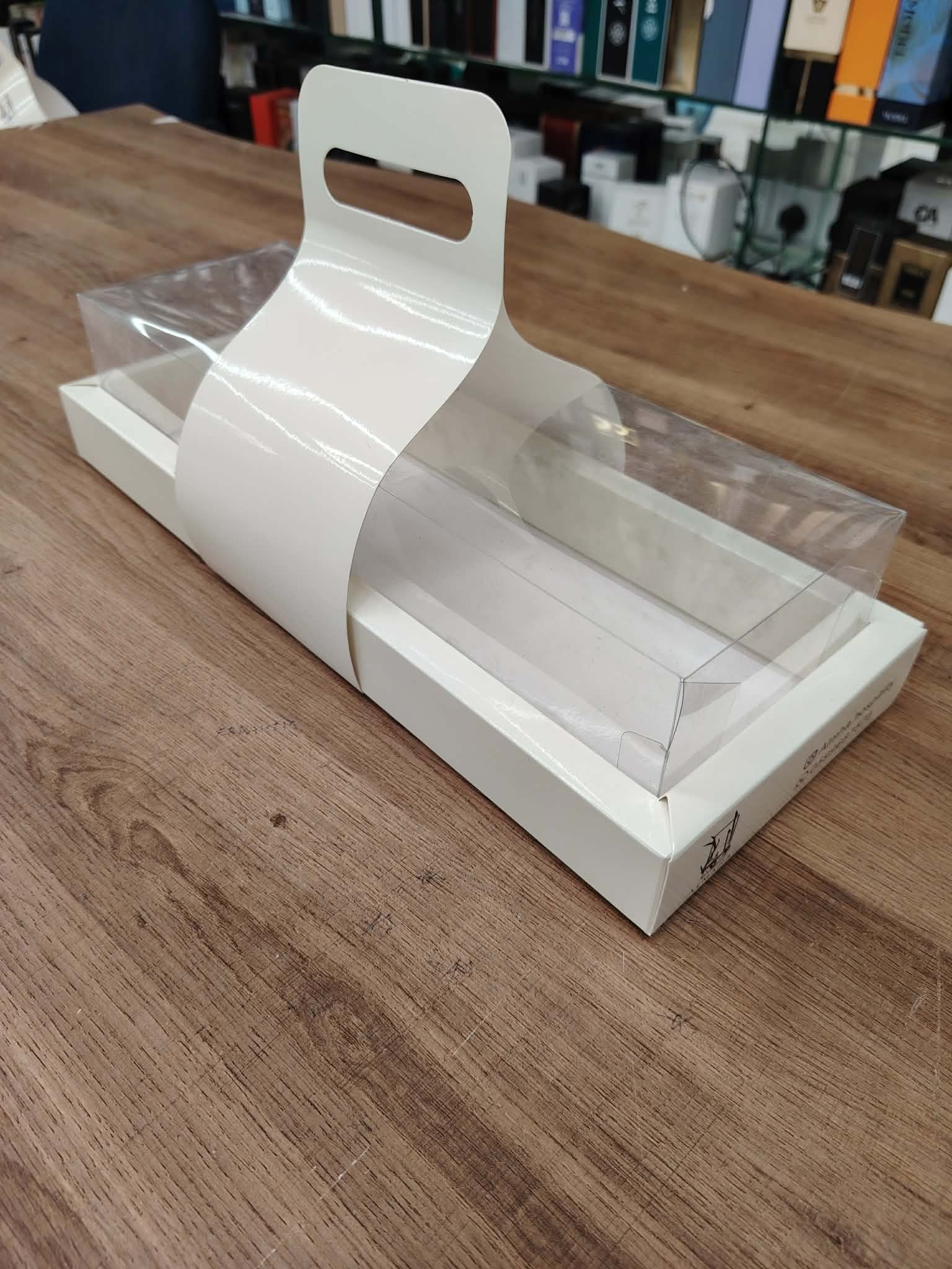 بوكس شفاف بالحامل 40*15*9.5