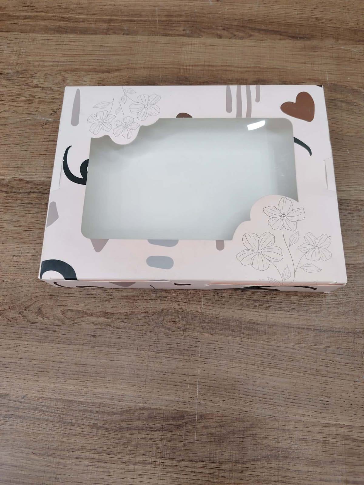 بوكس جاهز غطاء متصل 28*20*4