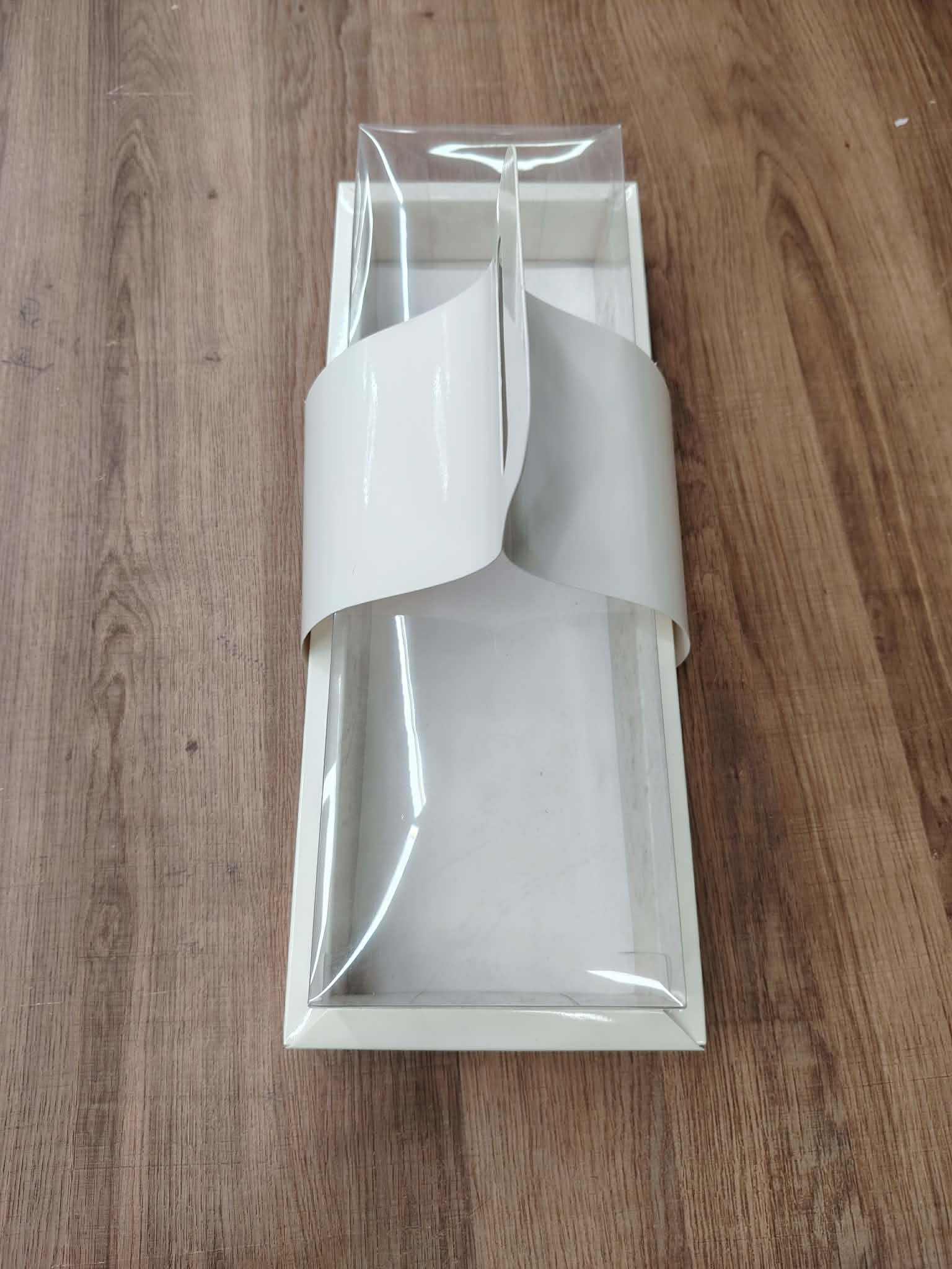 بوكس شفاف بالحامل 40*15*9.5