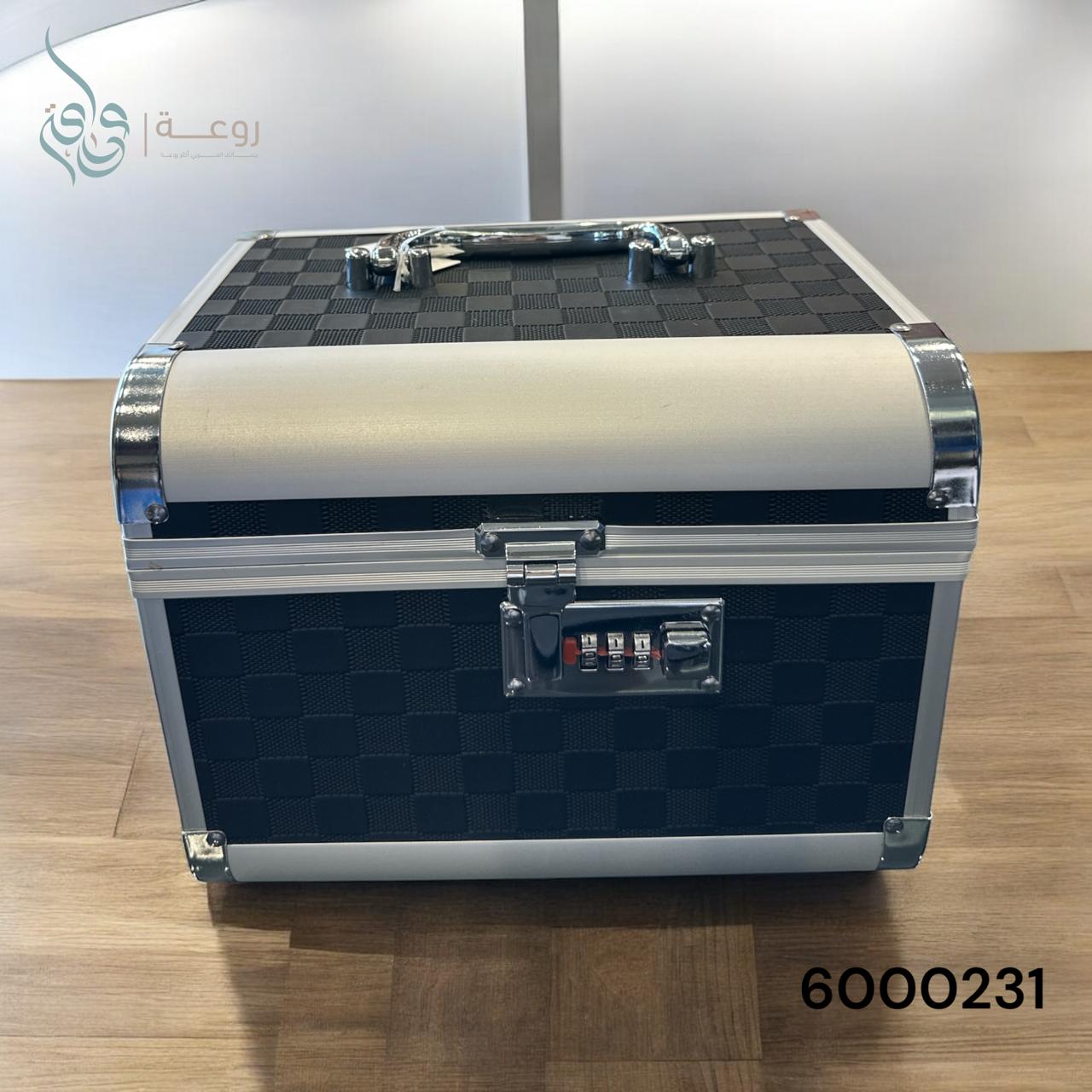 شنط تنظيم مستحضرات التجميل والاكسسوار  لون اسود