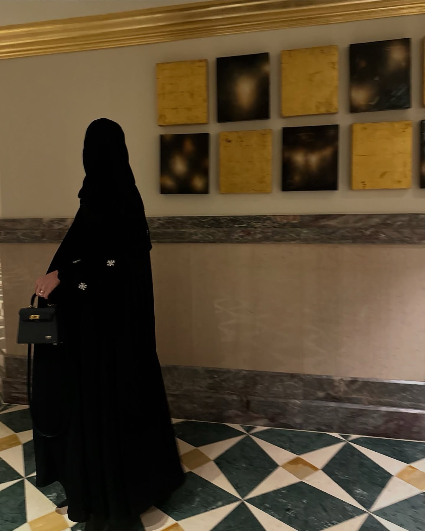 عبايات تطريز ابيض
