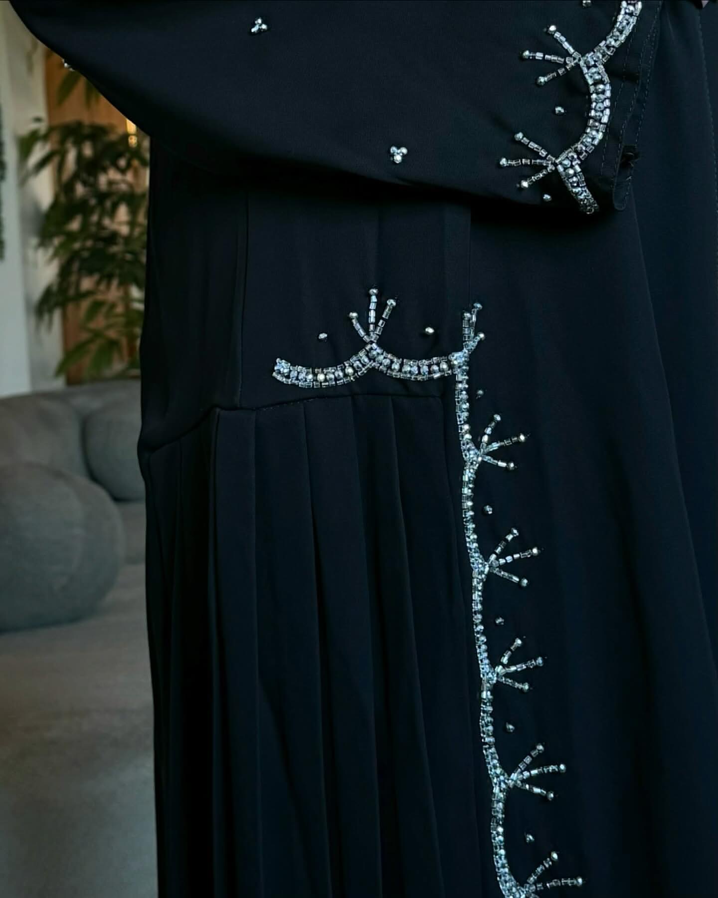 عبايات شك اسود