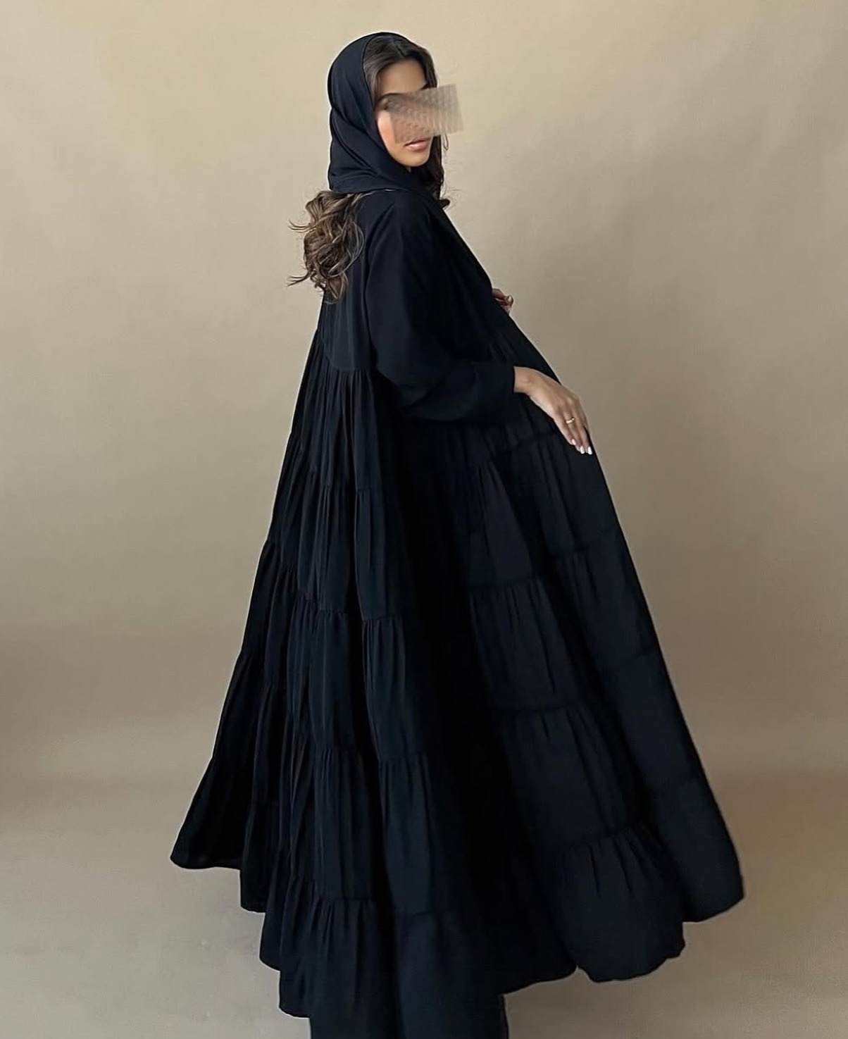 عبايات كلوش سوداء