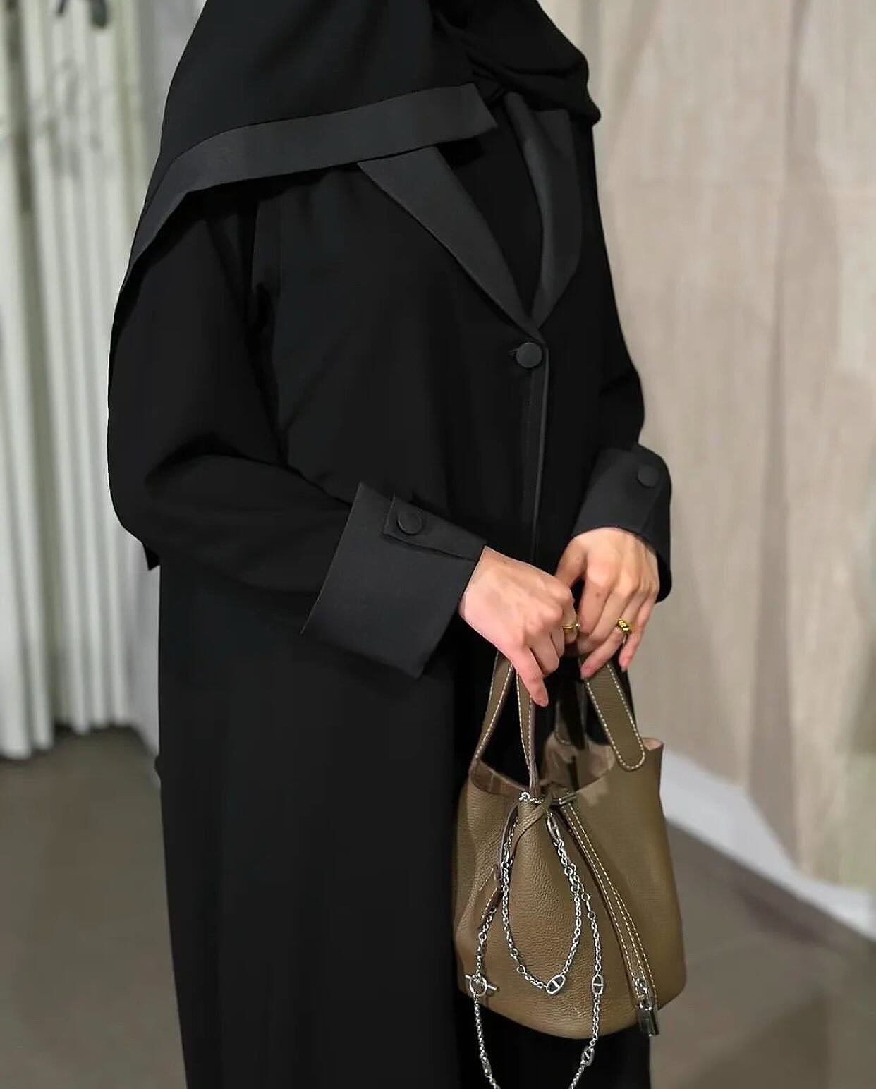 عباية بليزر