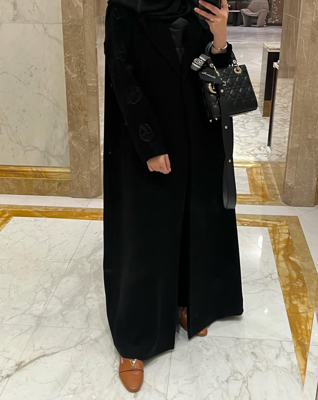 عباية تطريز اسود