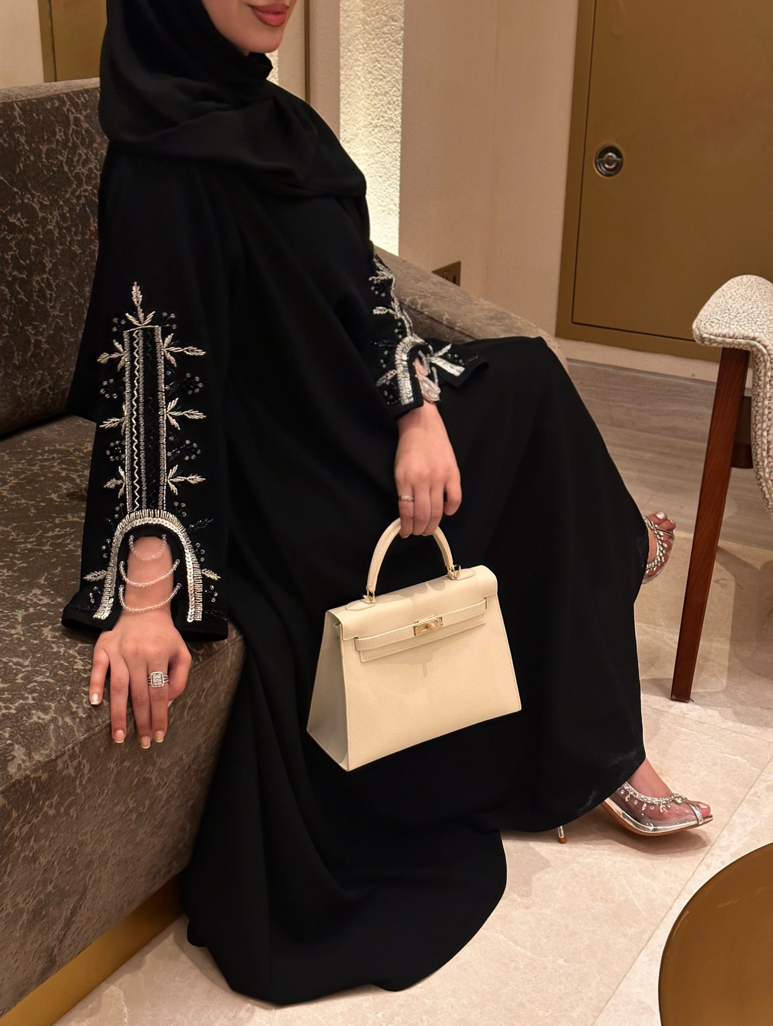 عباية كريب ملكي