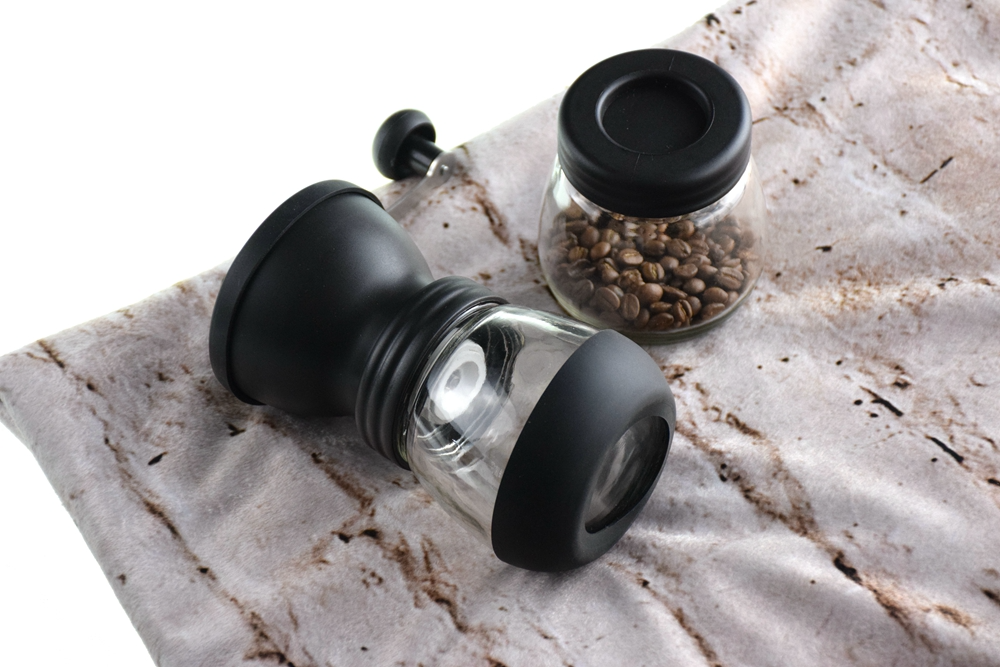 Manual grinder