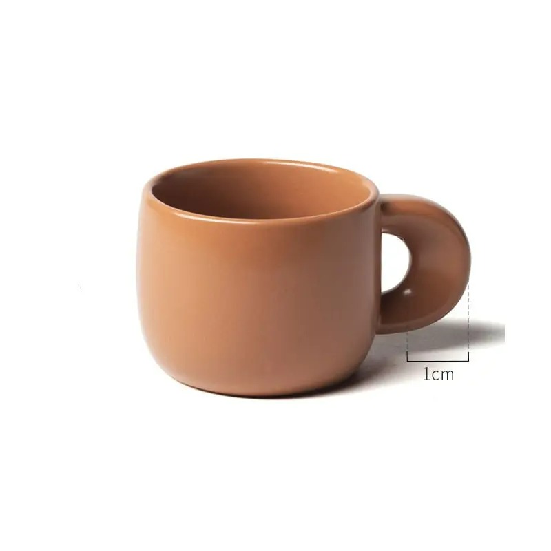 Lightweight ceramic cup in luxurious color
