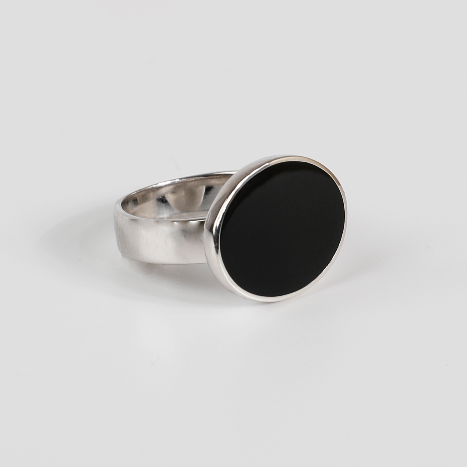 خاتم فضة ملكي أسود - بيضاوي