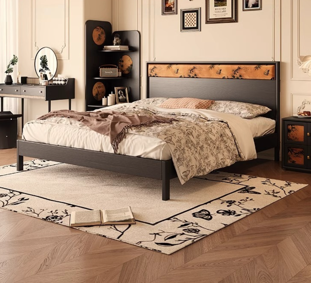  Classic style bed 
