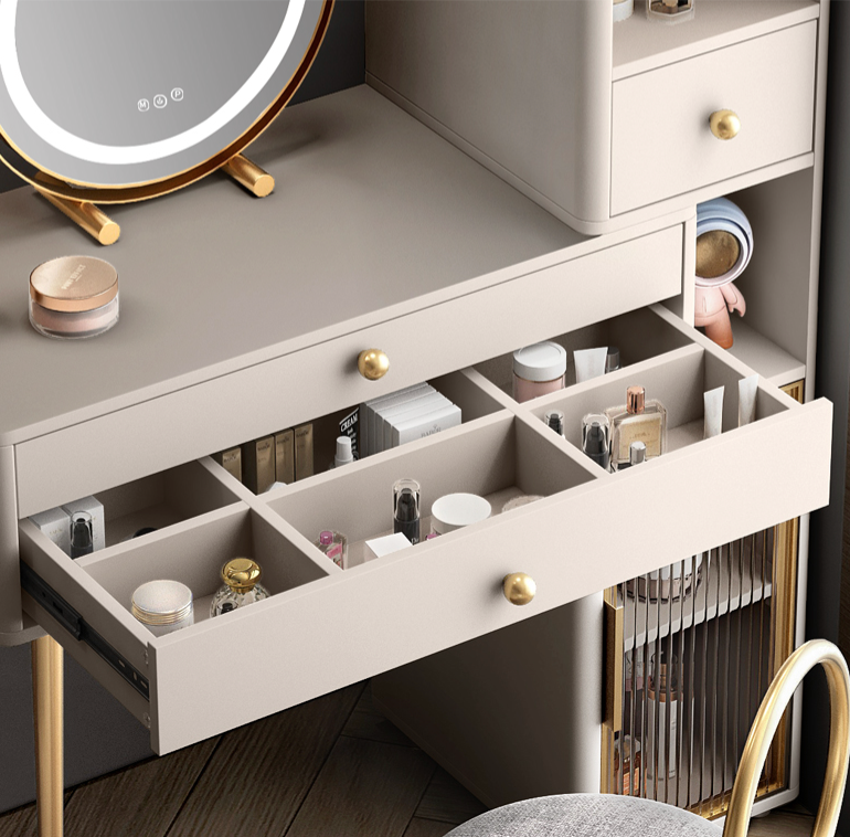  Dressing table and chair set 