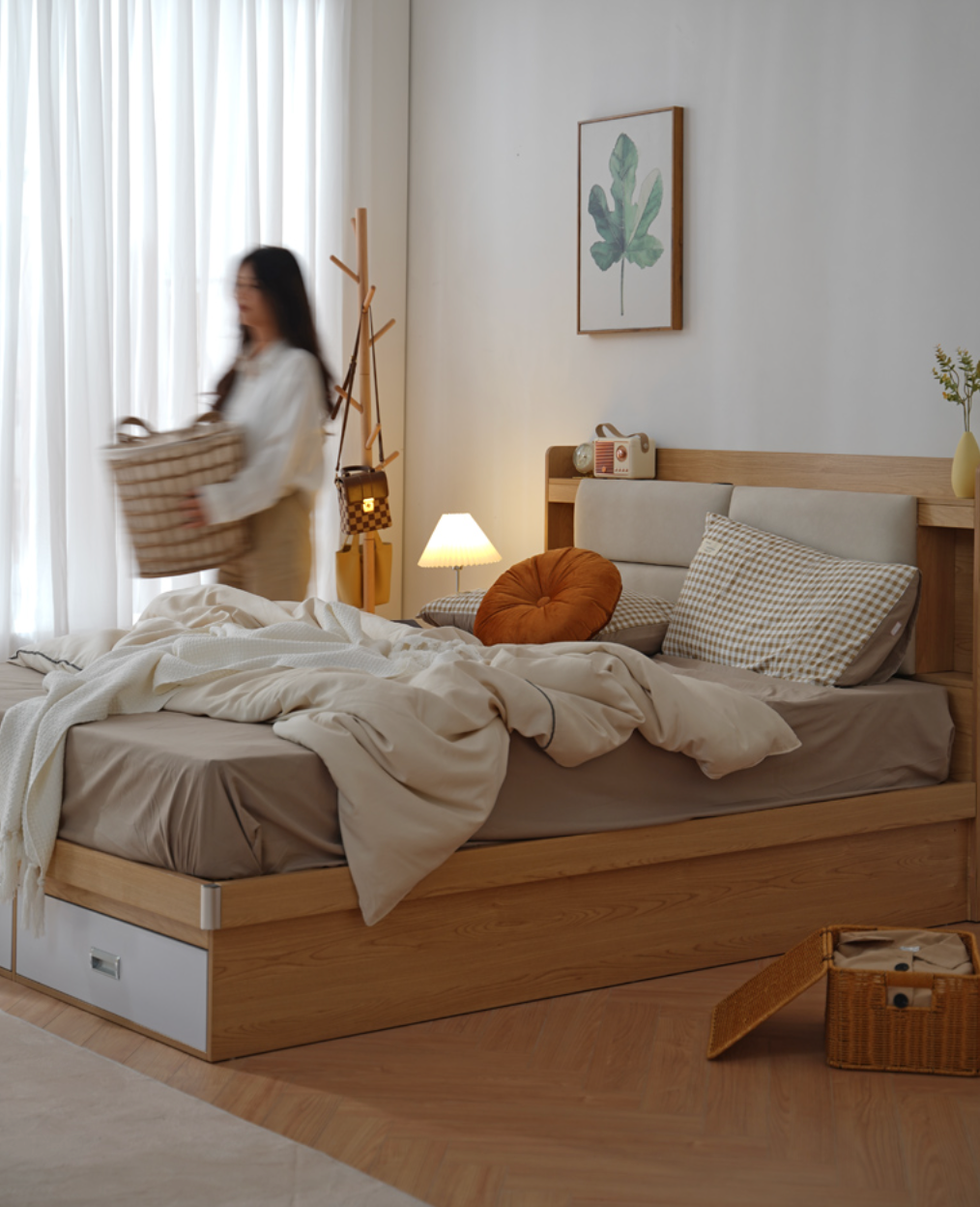  Bed with side table Muyue 