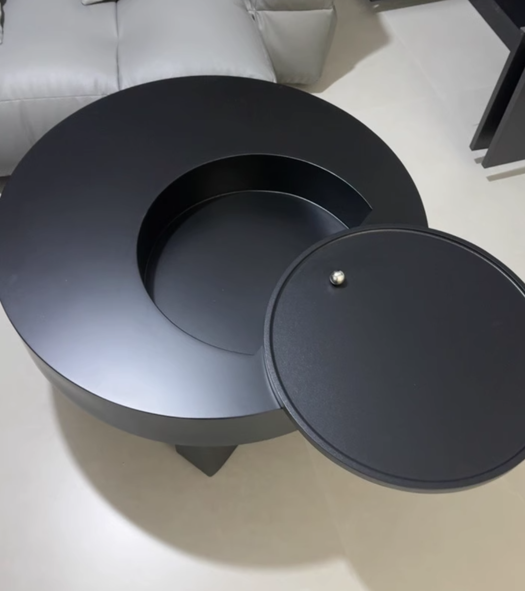  Round coffee table 