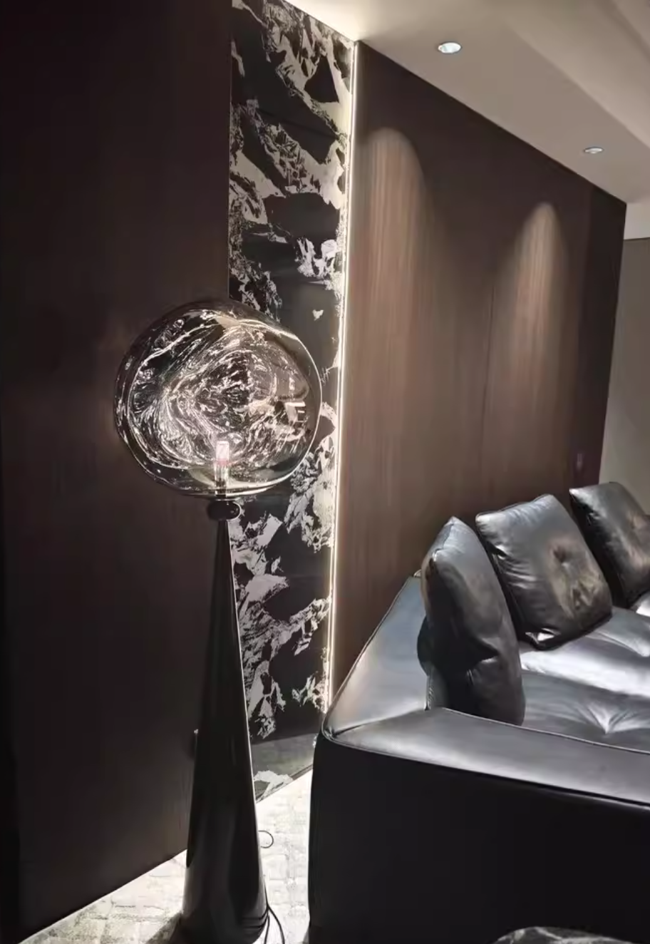  مصباح أرضي لافا 