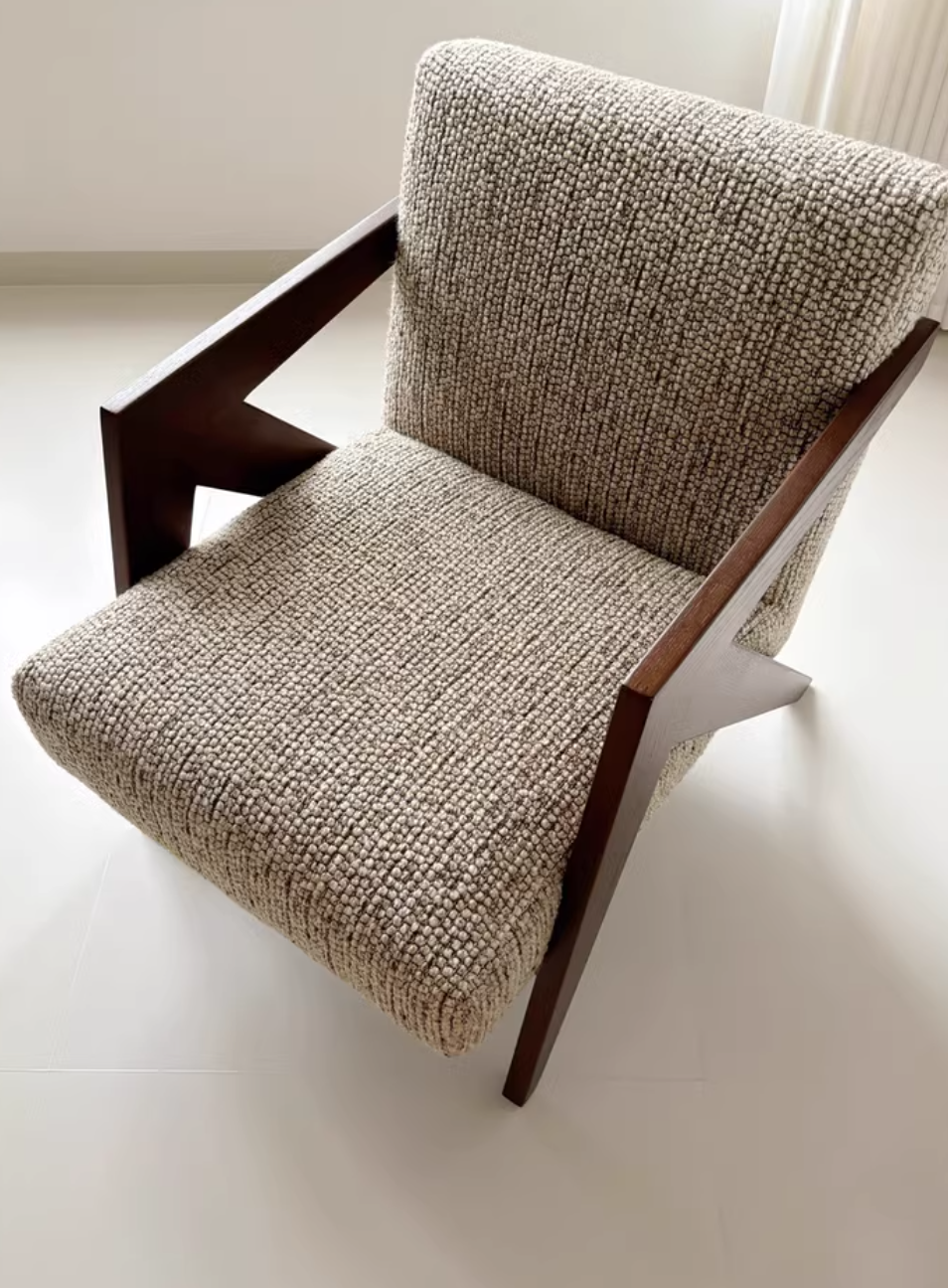  Chocson chair 