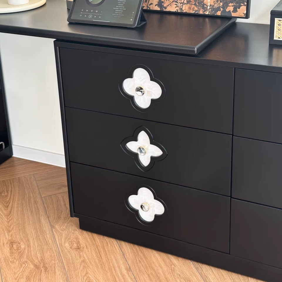  Dressing table with smart mirror 