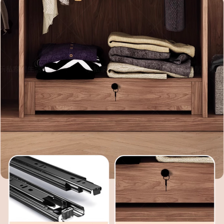  Rojo's wardrobe 