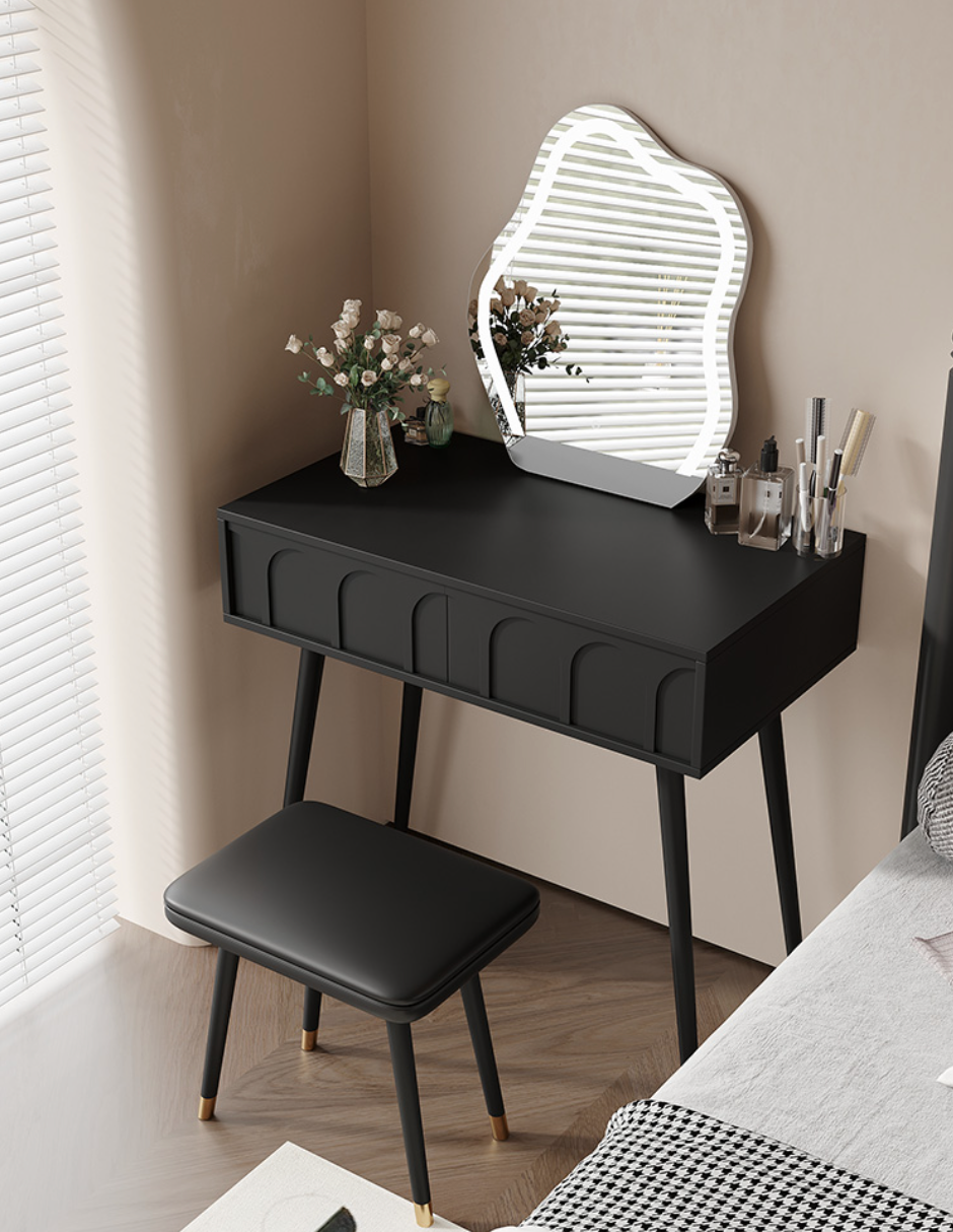  Dressing table with chair and smart mirror 
