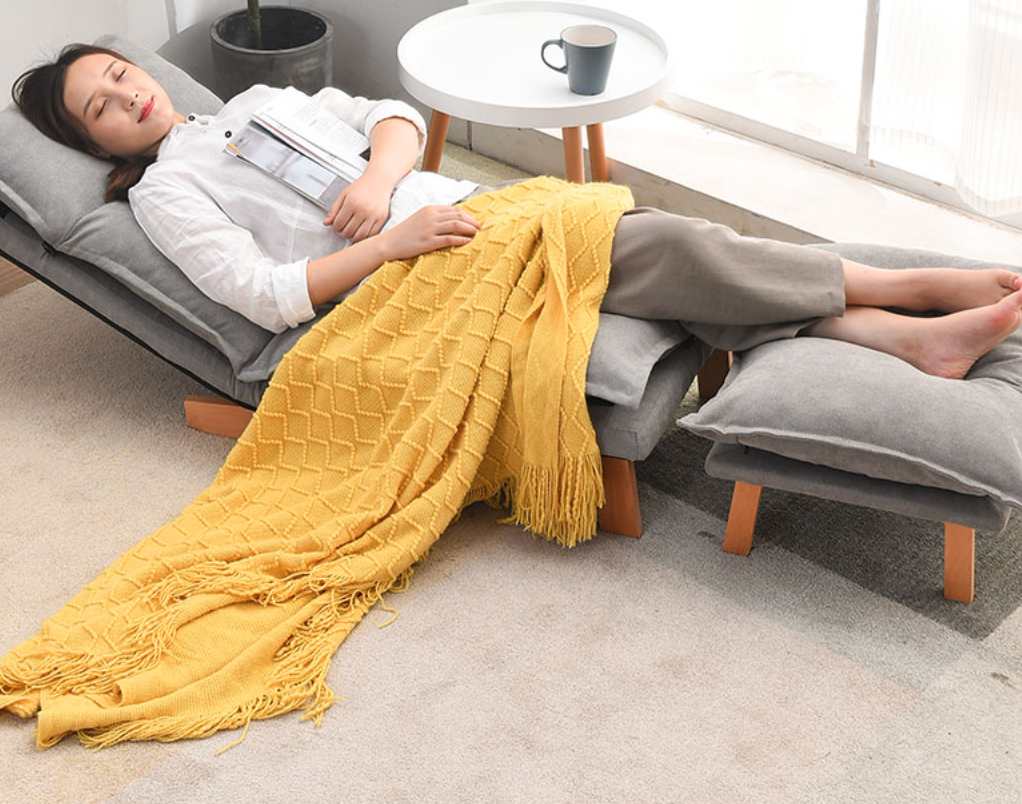  Relaxing chair with pedal 