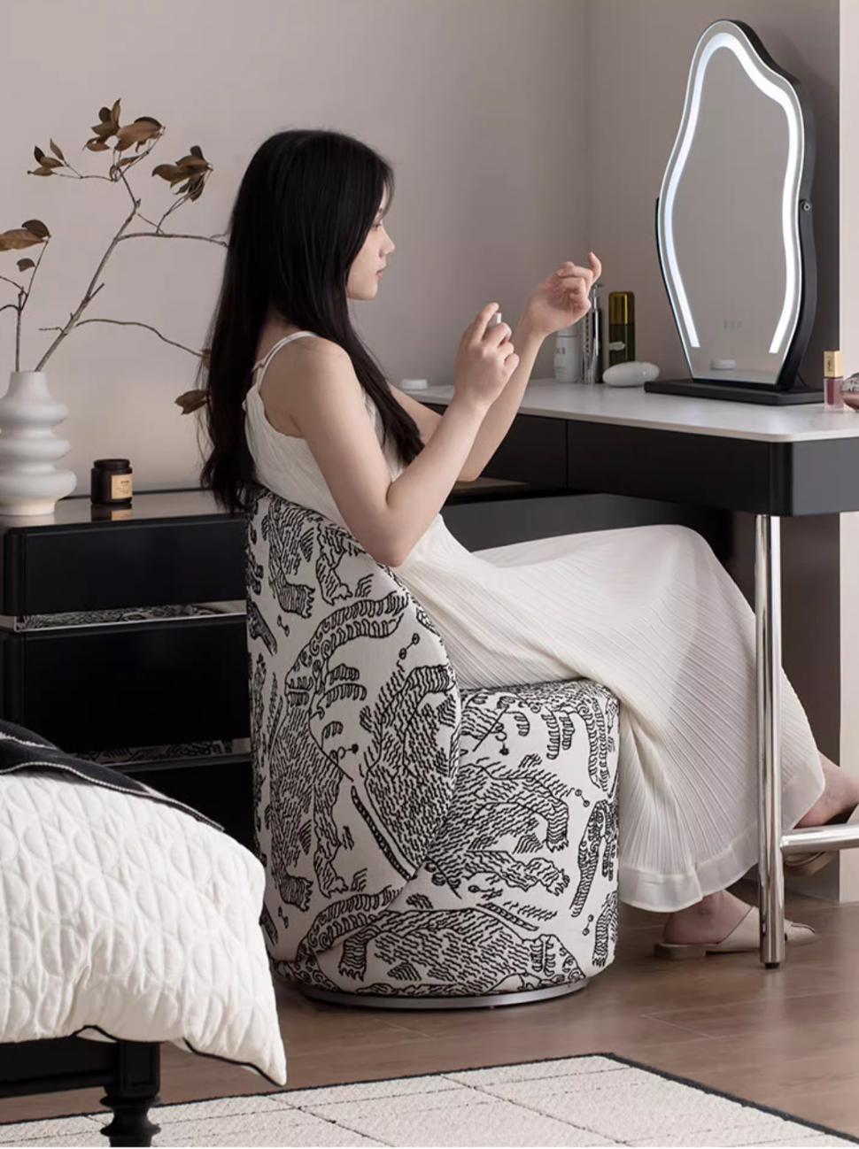  Modern swivel chair 