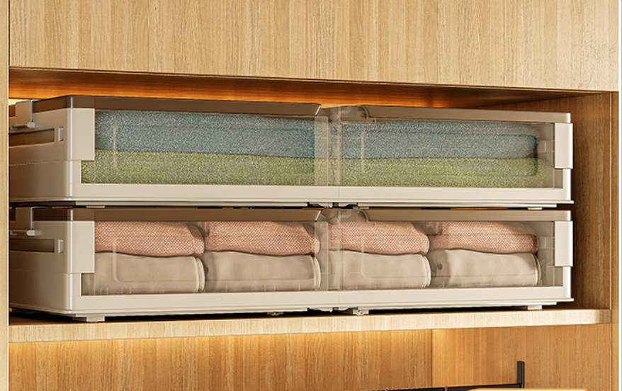  Storage box with foldable pulley 