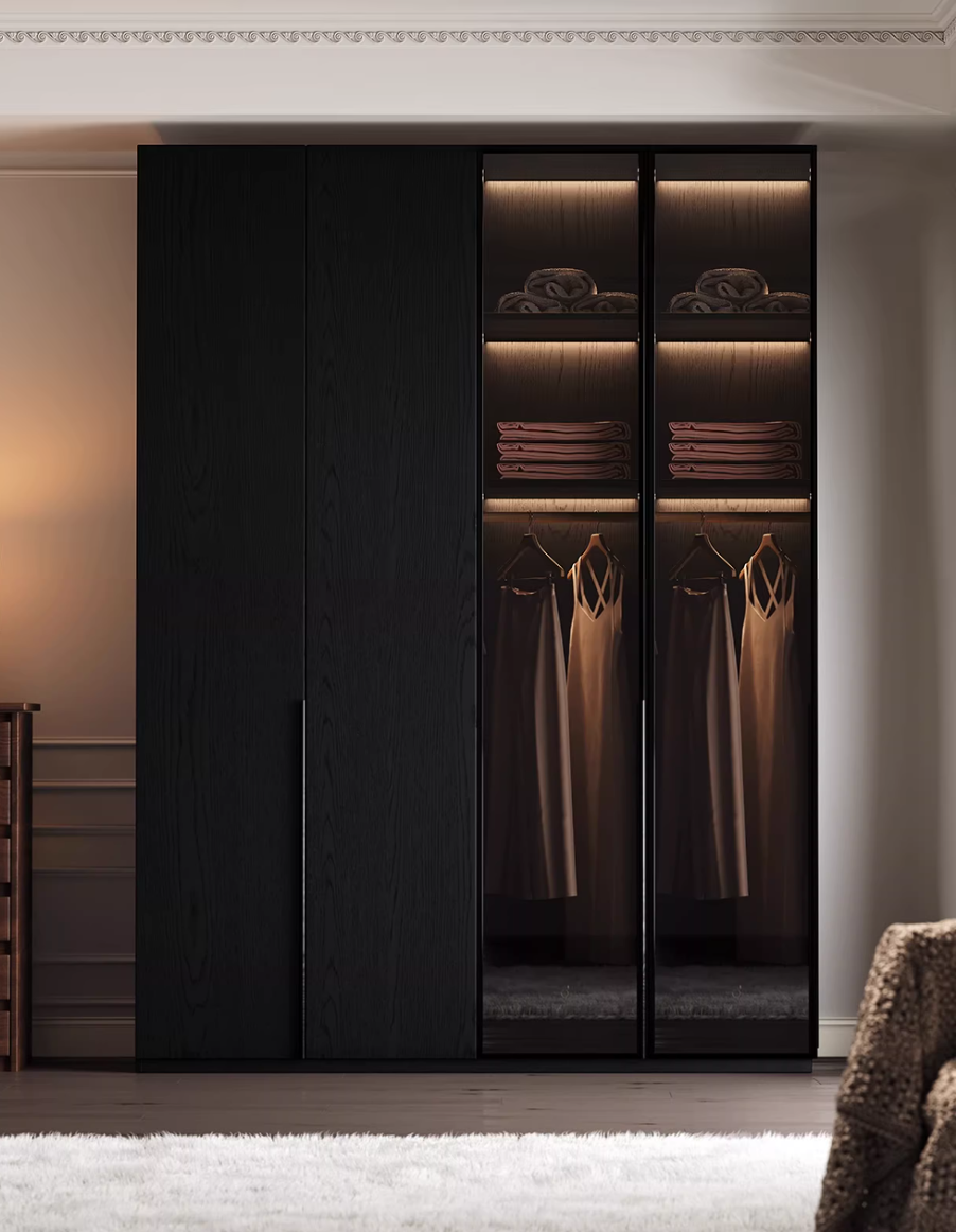  Rojo's wardrobe 