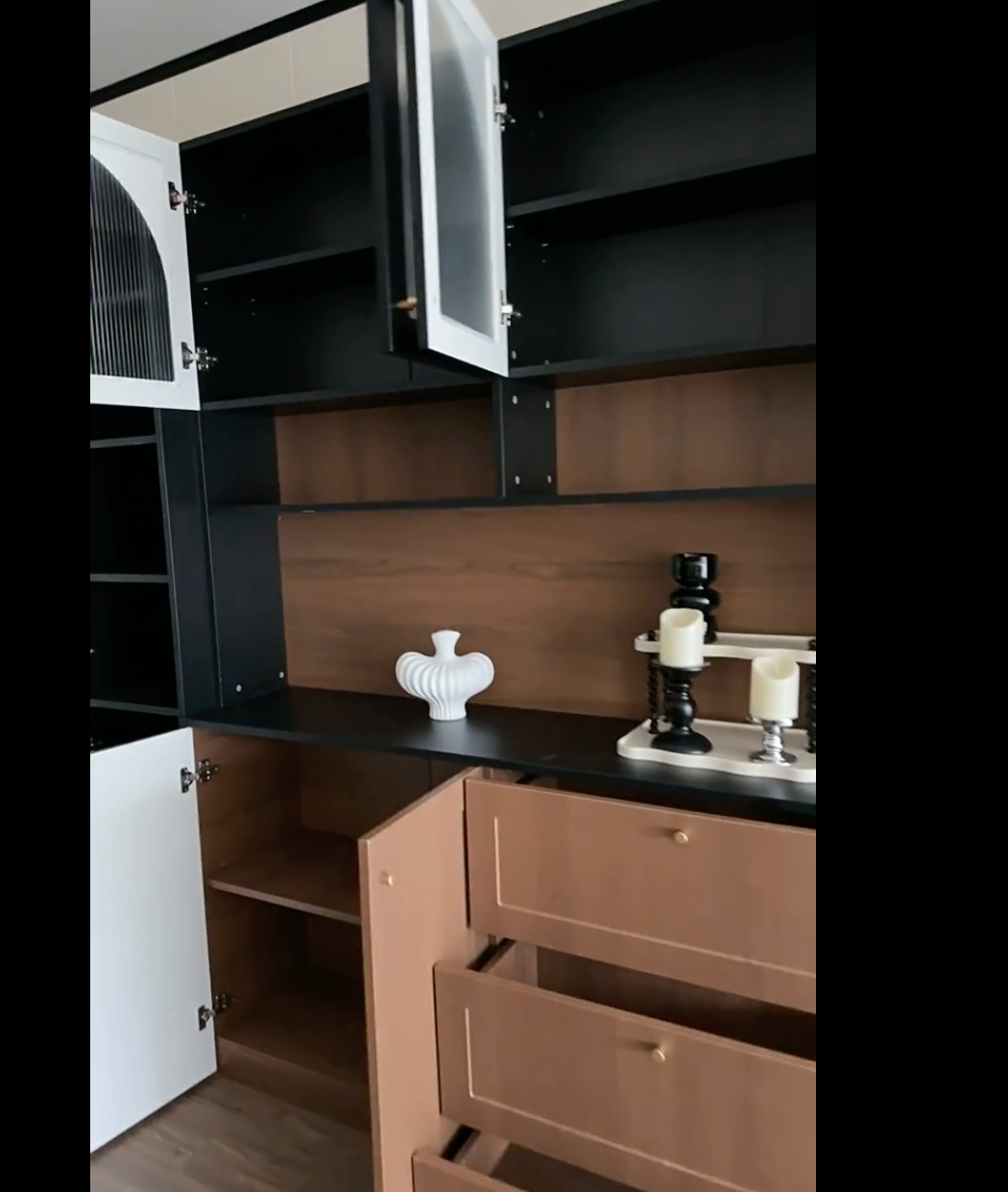  Vivan built-in wardrobe 