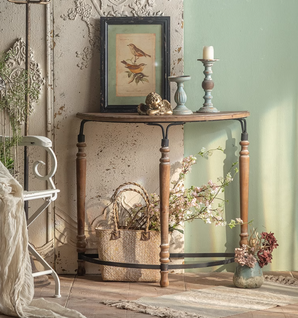 طاولة عتيقة Vintage 