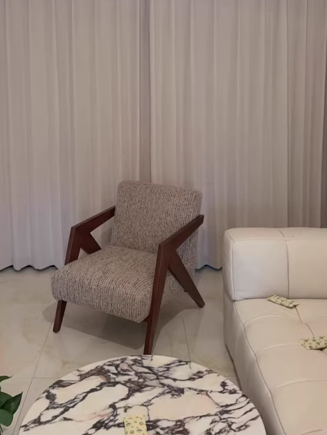  Chocson chair 