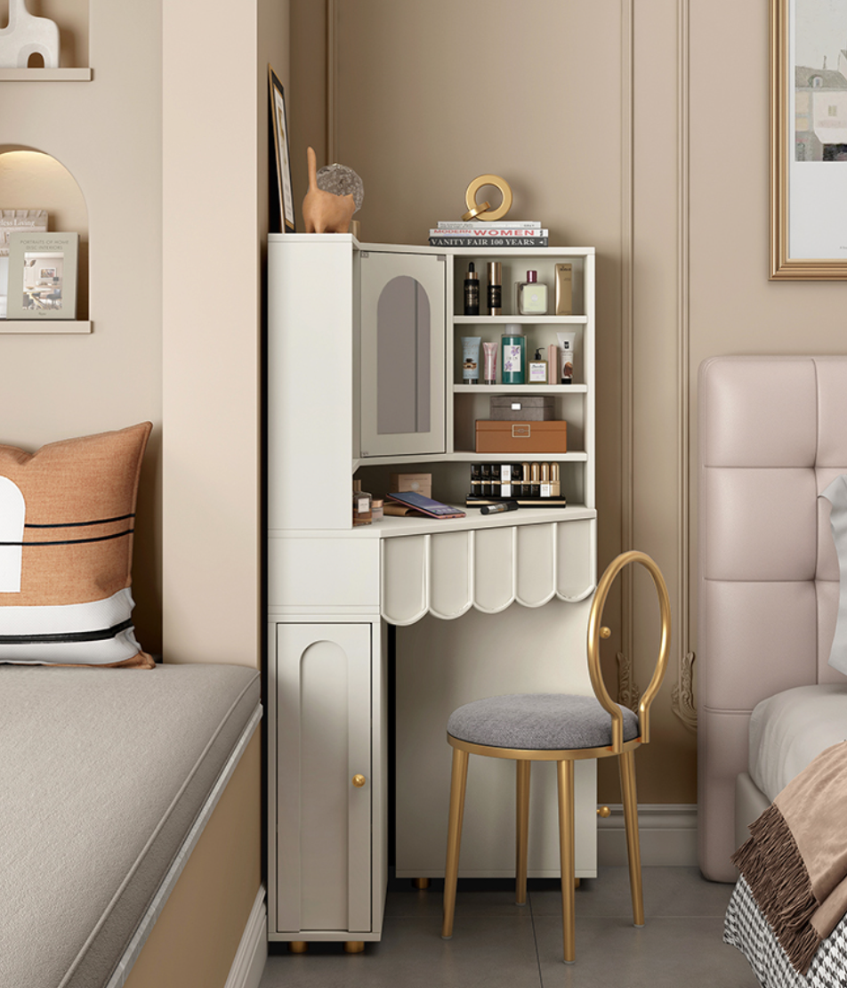  Dressing table with chair and mirror 
