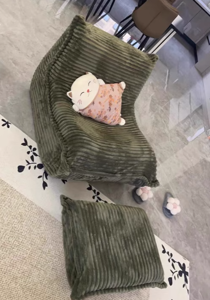  Caterpillar sofa 