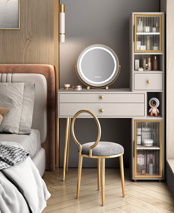  Dressing table and chair set 