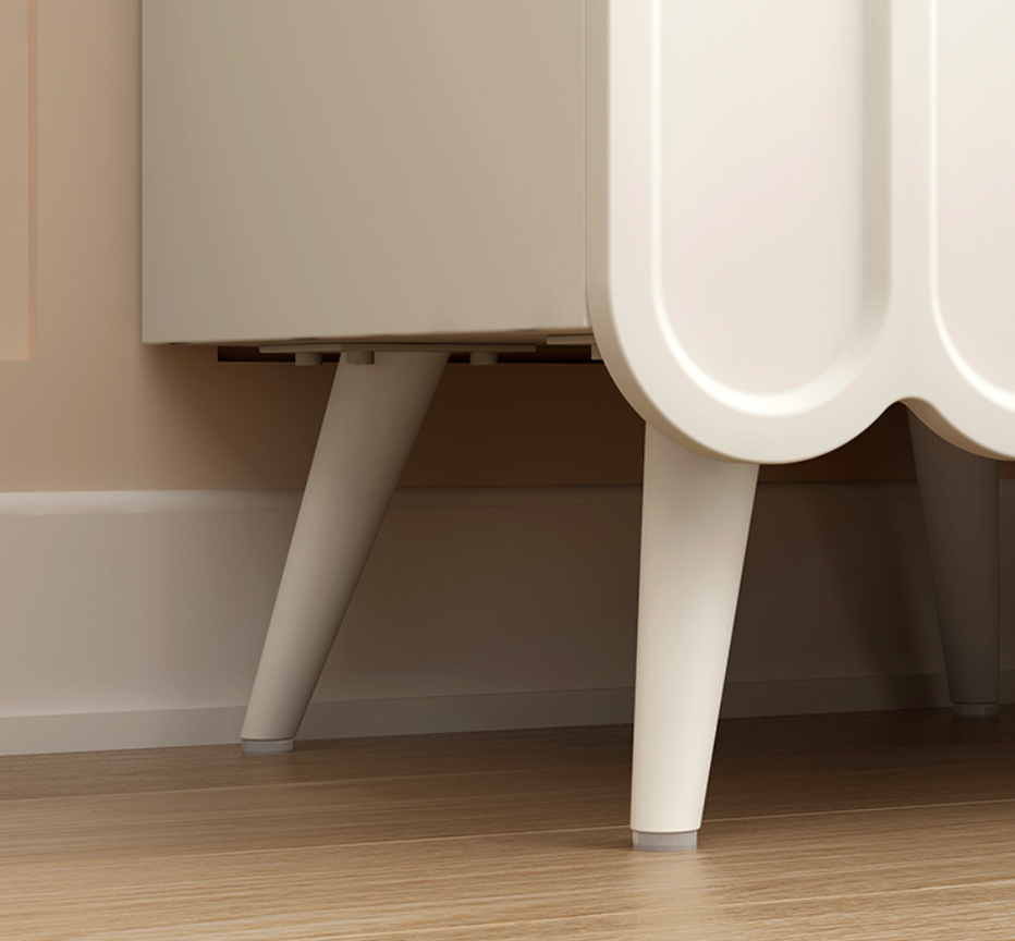  Creamy wardrobe 