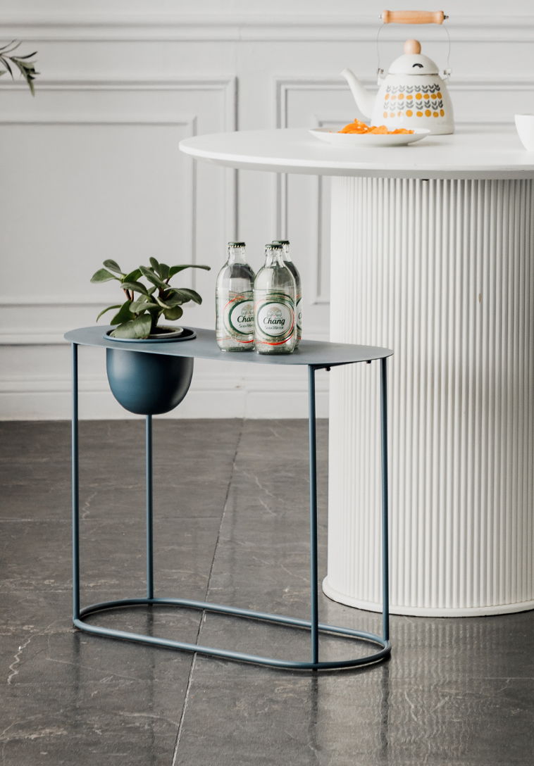  table with planter basin 