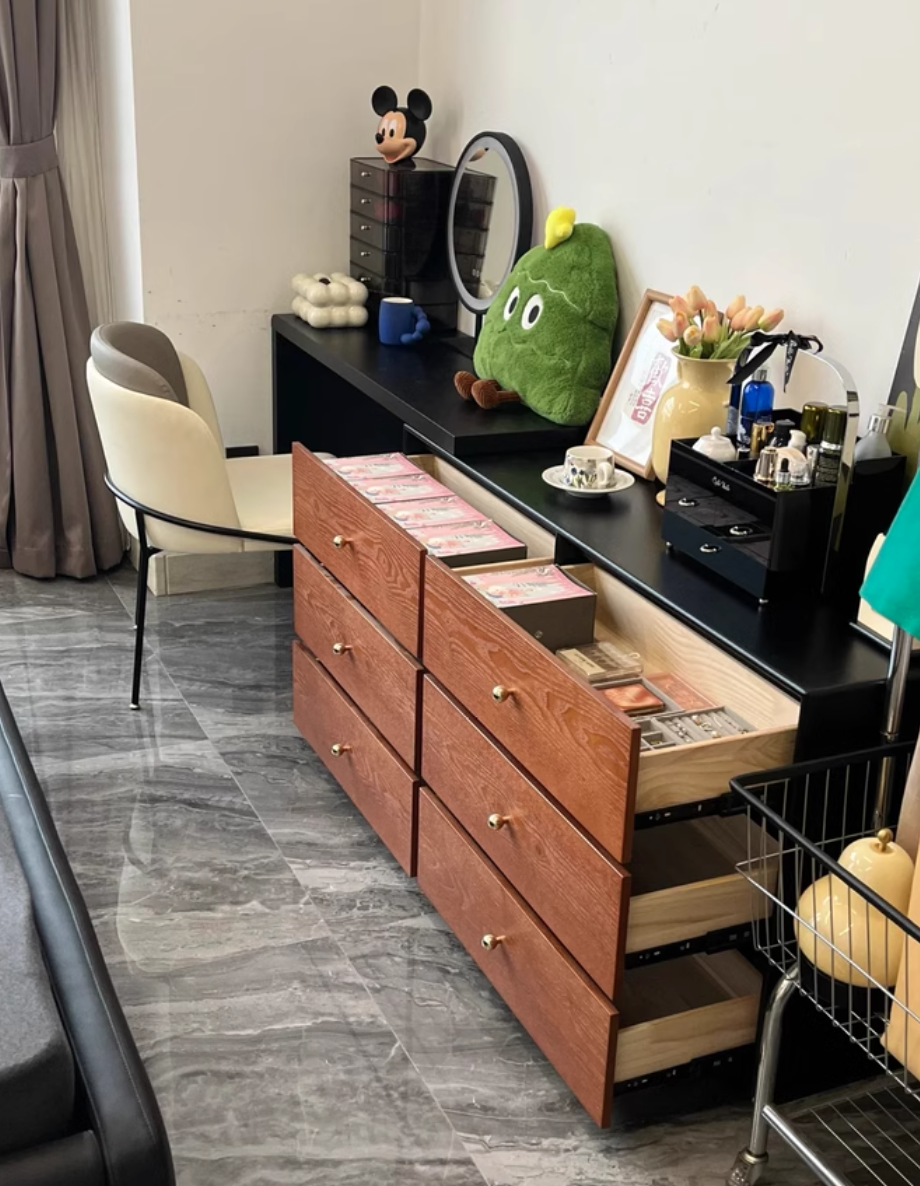  Dressing table with chair and mirror 
