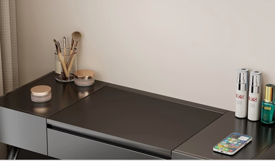  Built-in dressing table with cabinet, berth and mirror 