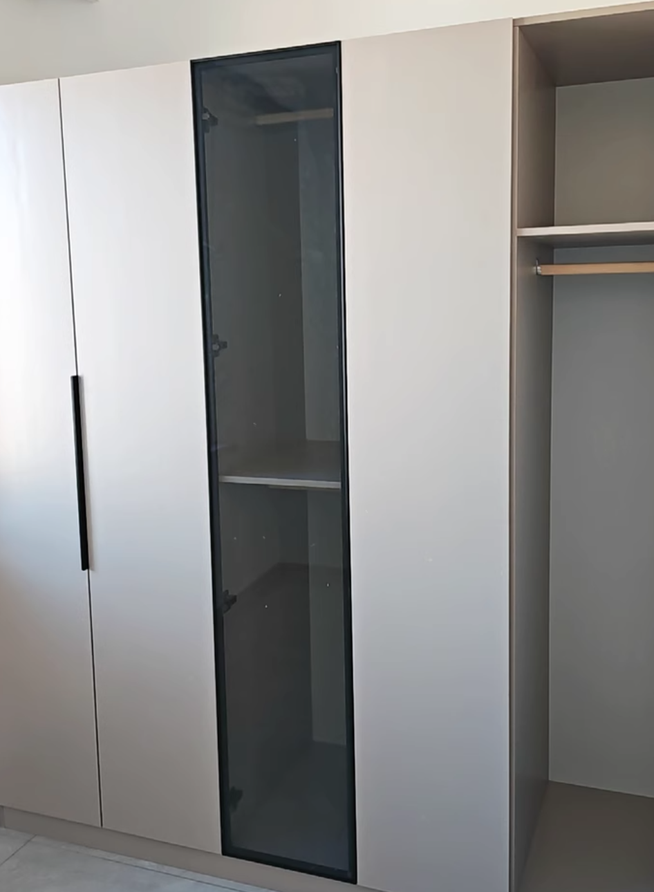  Livia's wardrobe 