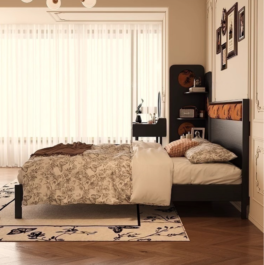  Classic style bed 
