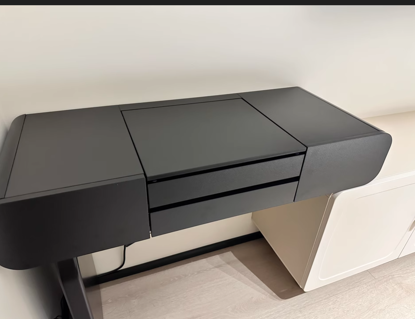  Dressing table with drawers and a hidden folding mirror 