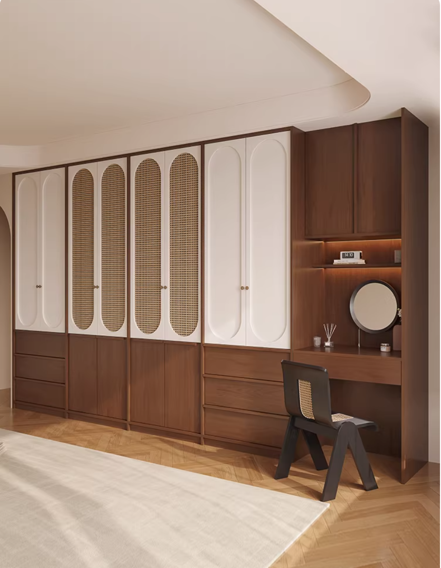  A versatile wardrobe with a classic design 