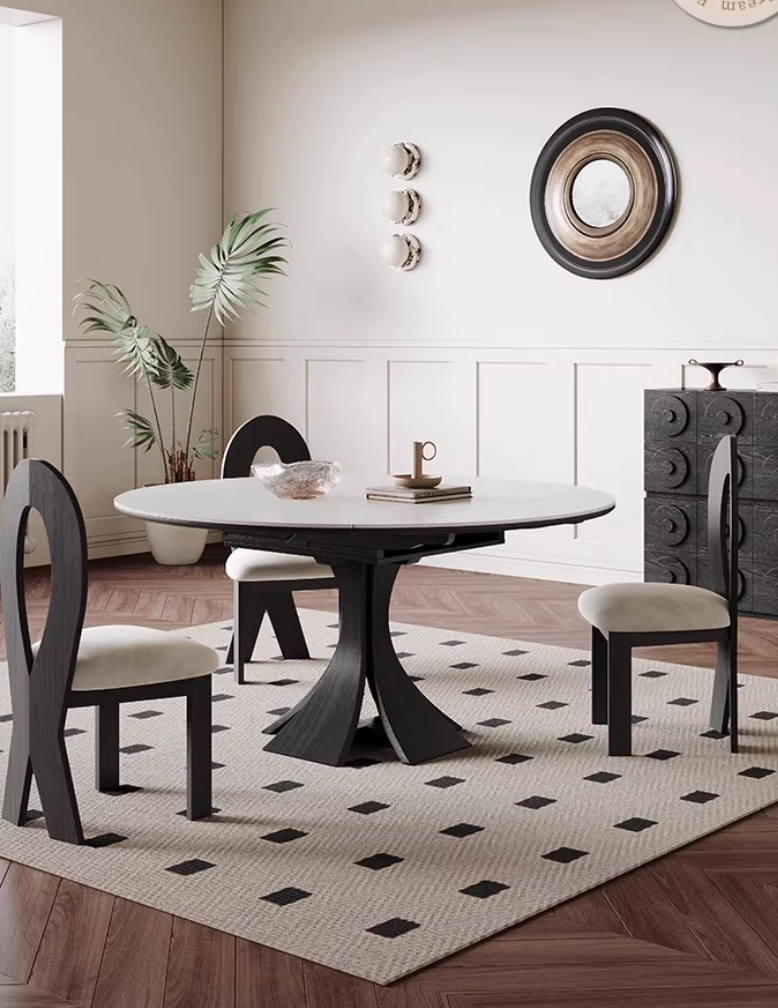  Extendable dining table 
