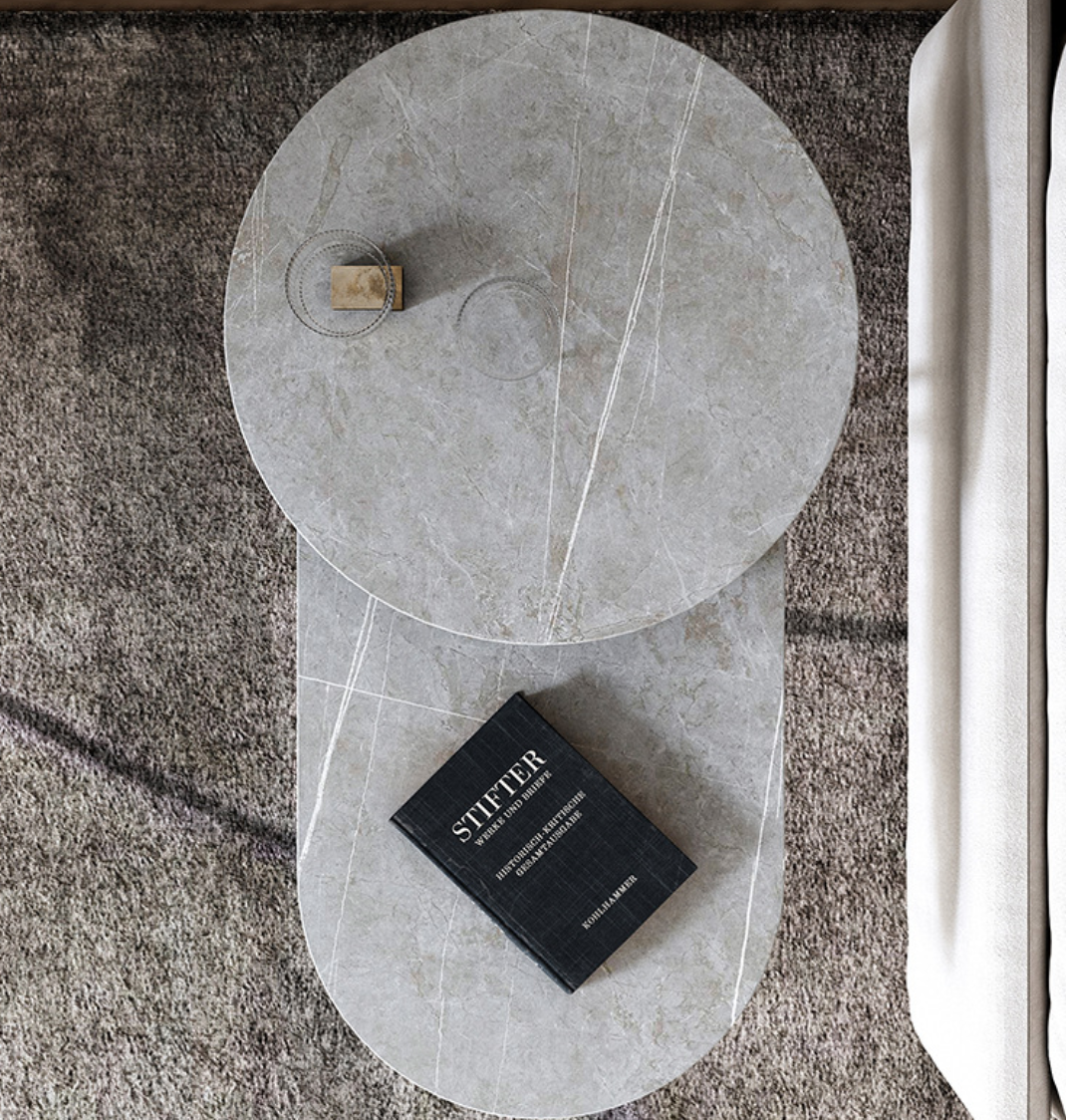  Two movable side tables 