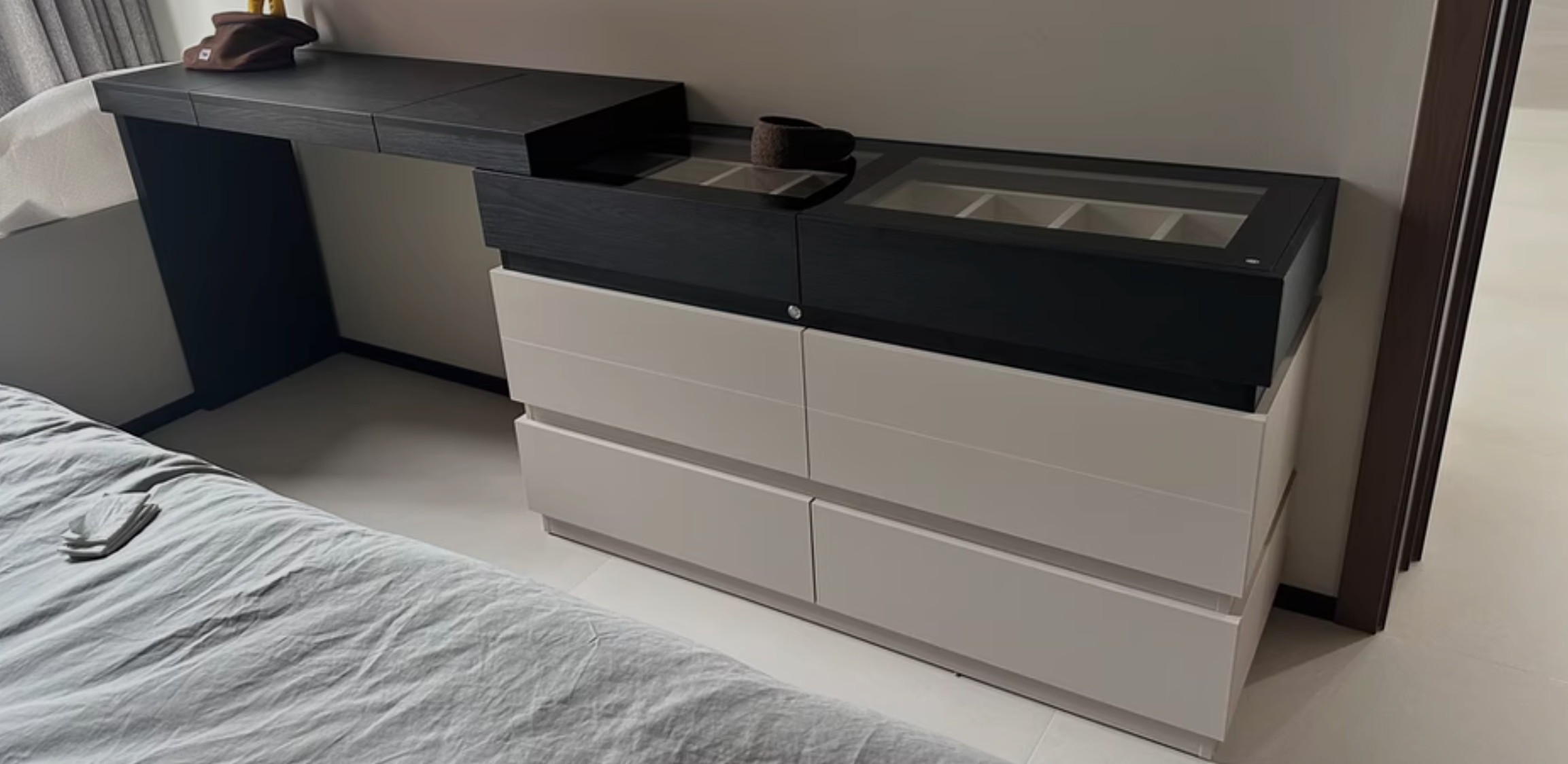  Decorative table with integrated cabinet and foldable mirror 