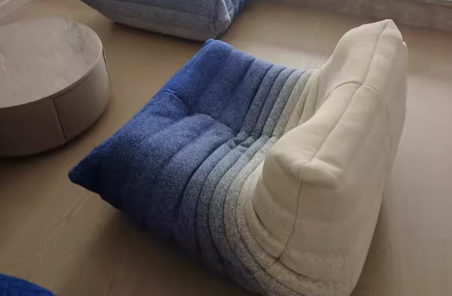  أريكة كاتربيلر متدرجة الألوان 