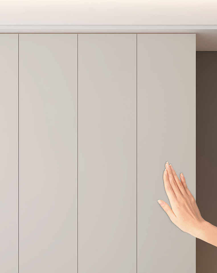 خزانة ملابس خشب مودرن فخم بأبواب بيضاء ومقابض طولية - دولاب ملابس كبير من KS-Furniture 