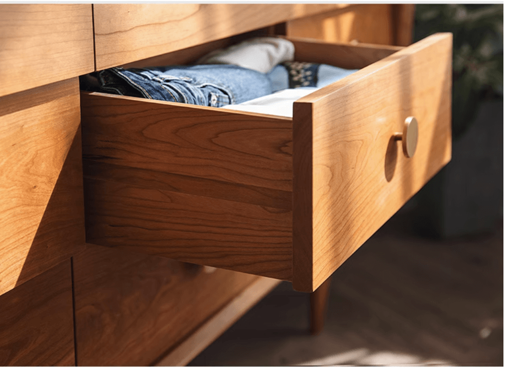  Solid wood chest of drawers 